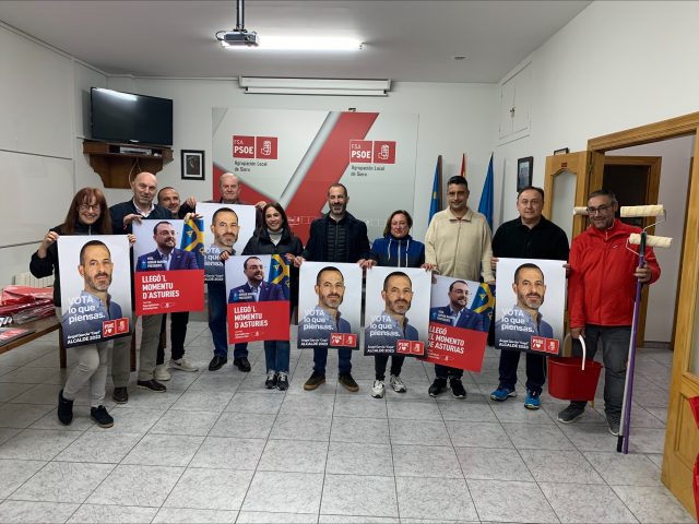 En este momento estás viendo Arranca la campaña electoral en Siero con la tradicional pegada de carteles